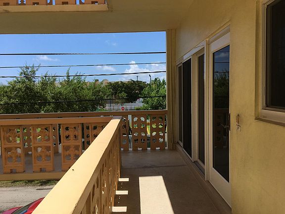 Corner unit, always a wonderful breeze