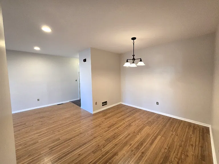 191 Jamestown Rd — Photo 5