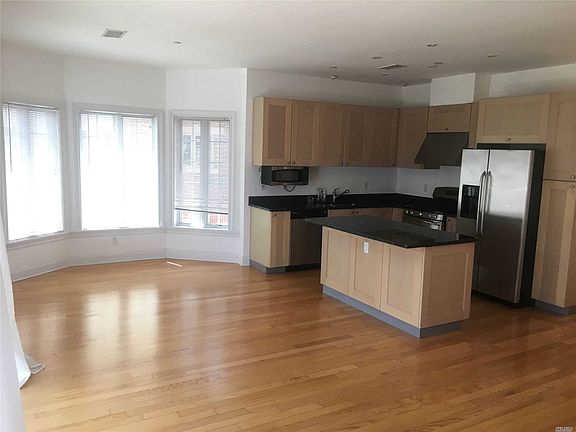 2nd image of 3-36 Soundview Ln #B