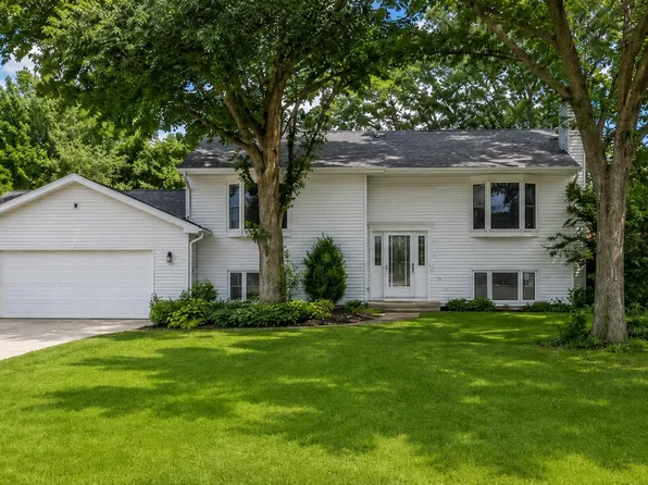 328 Birchdale Rd, Perrysburg, OH 43551