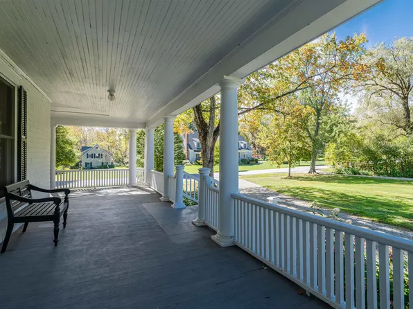 144 Taconic Avenue, Manchester, VT 05254
