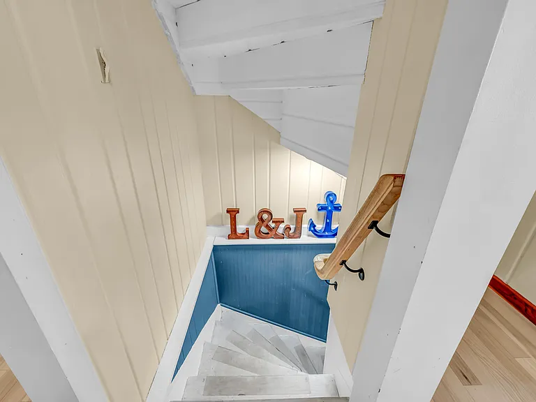 18 Shore Rd — Photo 29