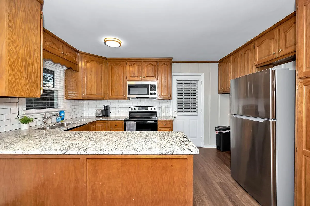 4206 Holmes Ave NW — Photo 2