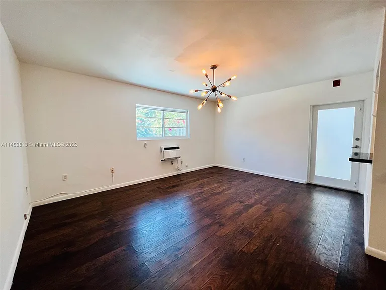 1120 Euclid Ave #7 — Photo 5