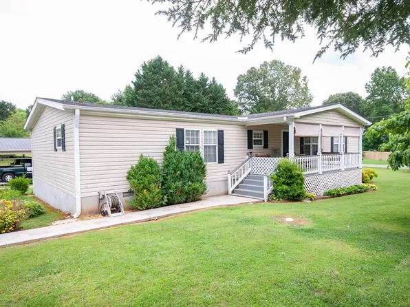 3798 N Meadow Cir, Young Harris, GA 30582