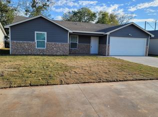 400 Whitney Ct, Rio Vista, TX 76093