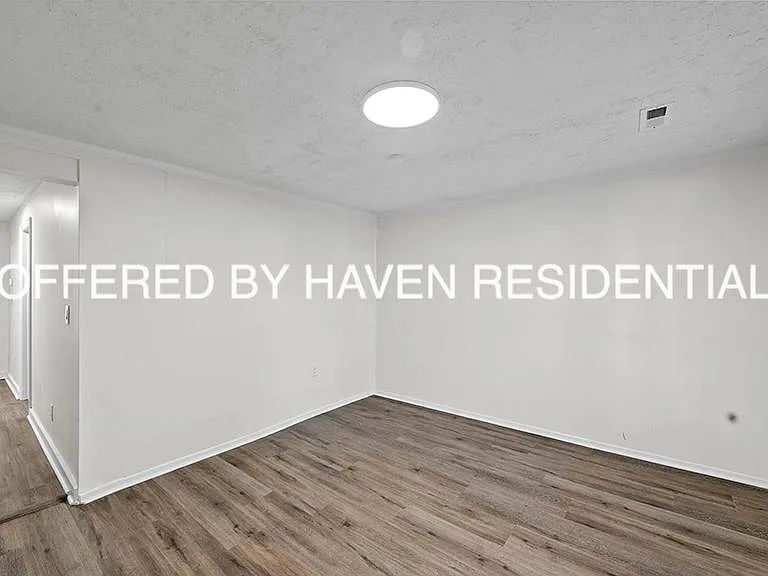 423 Church St NW — Photo 7