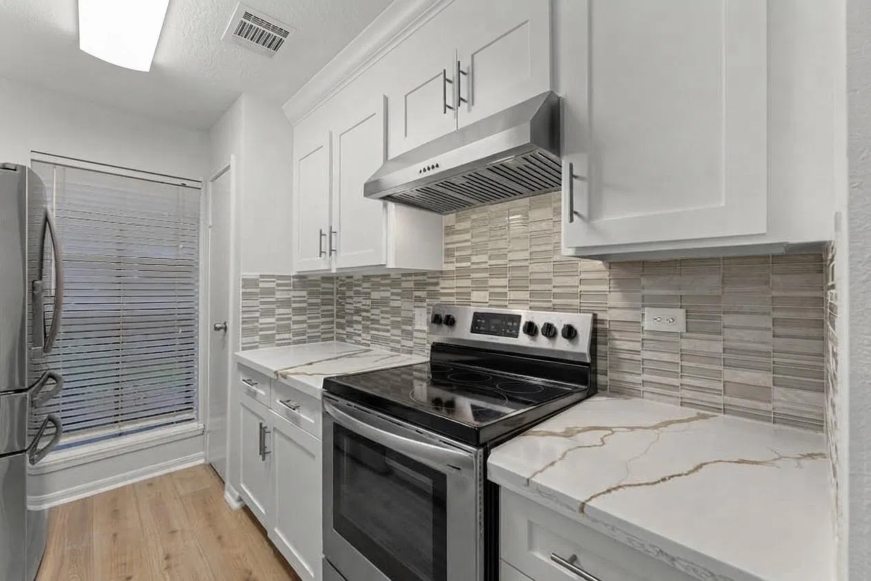 2 bed, 2.5 bath, 1282 sqft, $1,750 — Photo 2