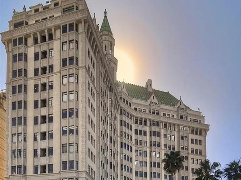800 E Ocean Blvd — Photo 1