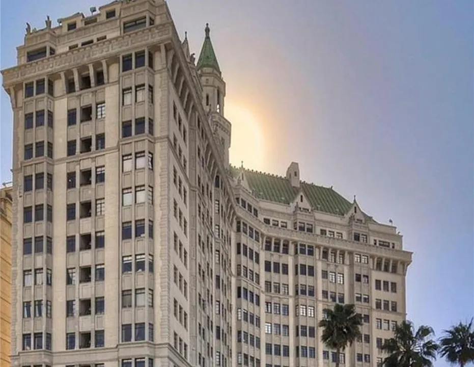 800 E Ocean Blvd