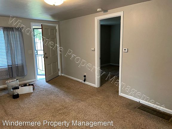 3rd image of 1014 Poindexter Ave