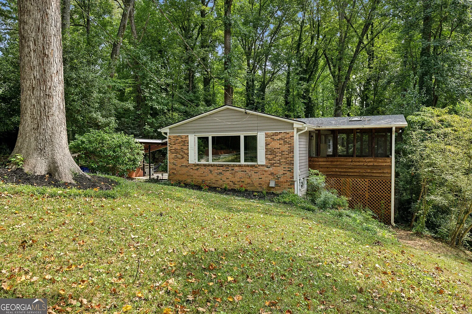 1349 Skylark Dr photo 1