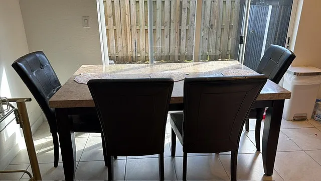 1 bed, 200 sqft, $1,000 — Photo 4