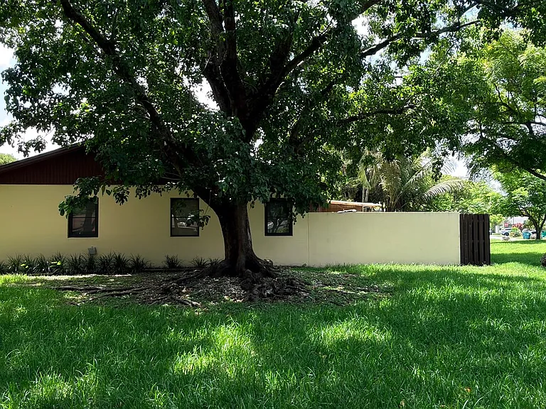 5302 SW 138th Pl — Photo 5