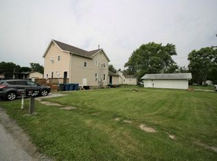 1042 W Goodenow Rd, Beecher, IL 60401
