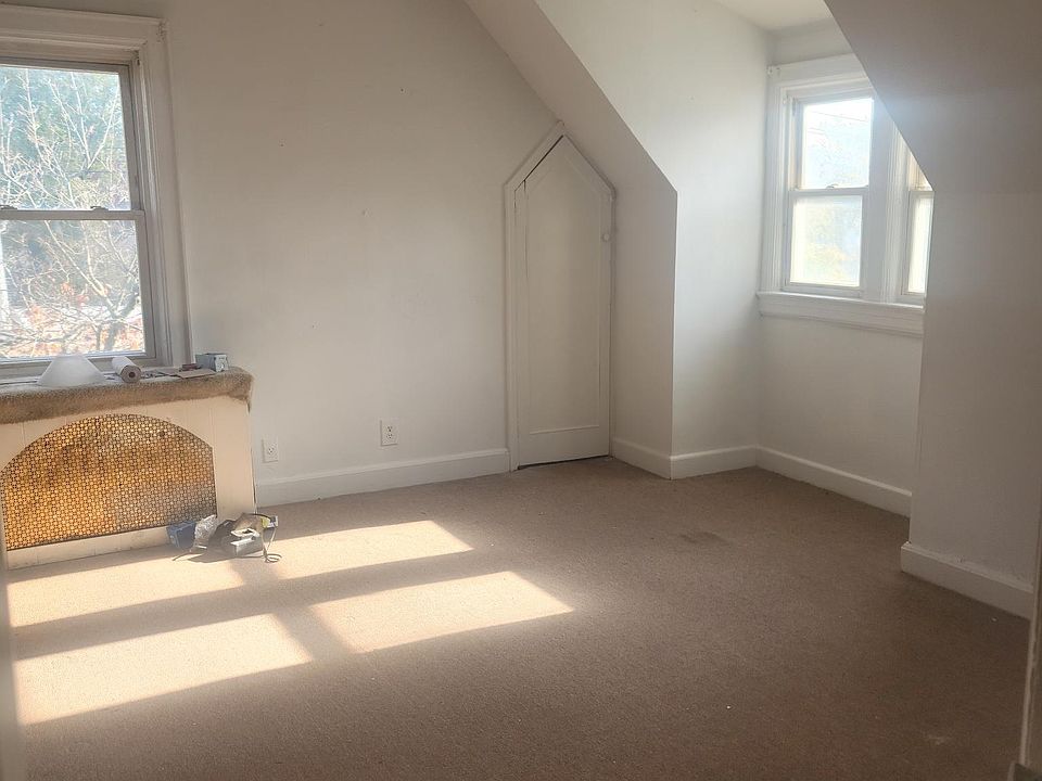1st image of 79 Crescent Pl Floor 3