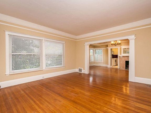 3rd image of 1512 Chapin Ave