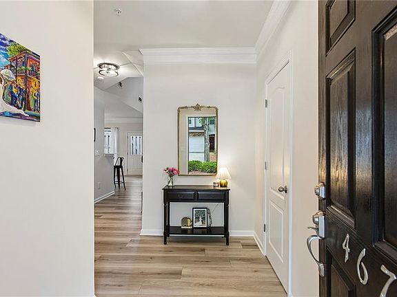 3rd image of 467 Mountain View Ln