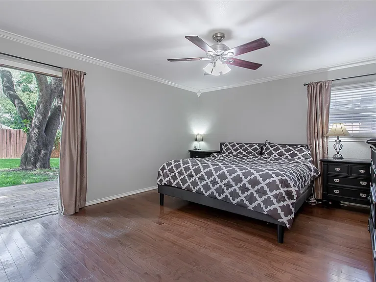 1428 Dumont Dr — Photo 17