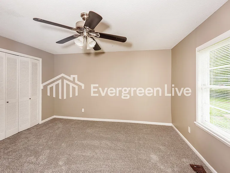 1635 Cherry Ave — Photo 7