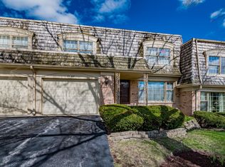 2S659 Avenue Normandy E, Oak Brook, IL 60523