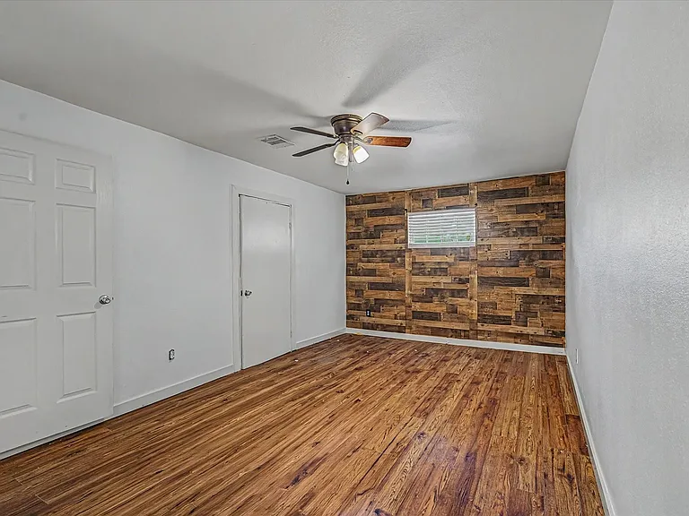 8159 Glenhollow Dr — Photo 15