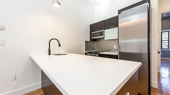 Rented by Nooklyn NYC LLC | media 31