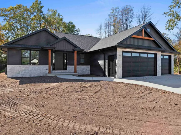 2575 Meyer Way, De Pere, WI 54115