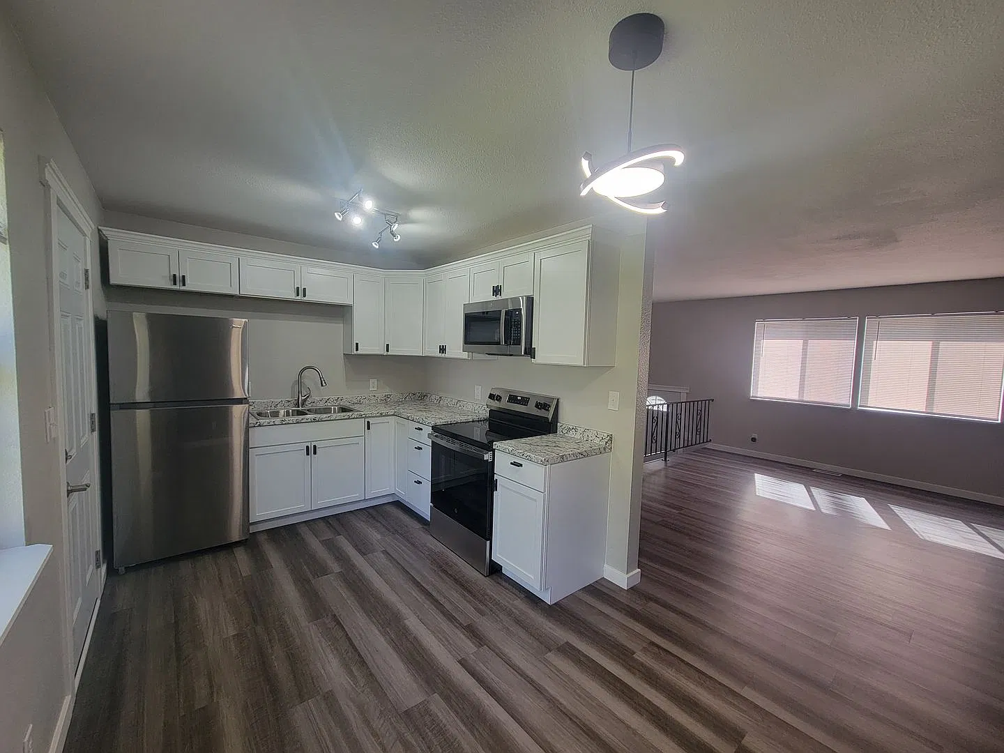 Don't Miss this 3 Bedroom / 1.5 BA Home! — Photo 4
