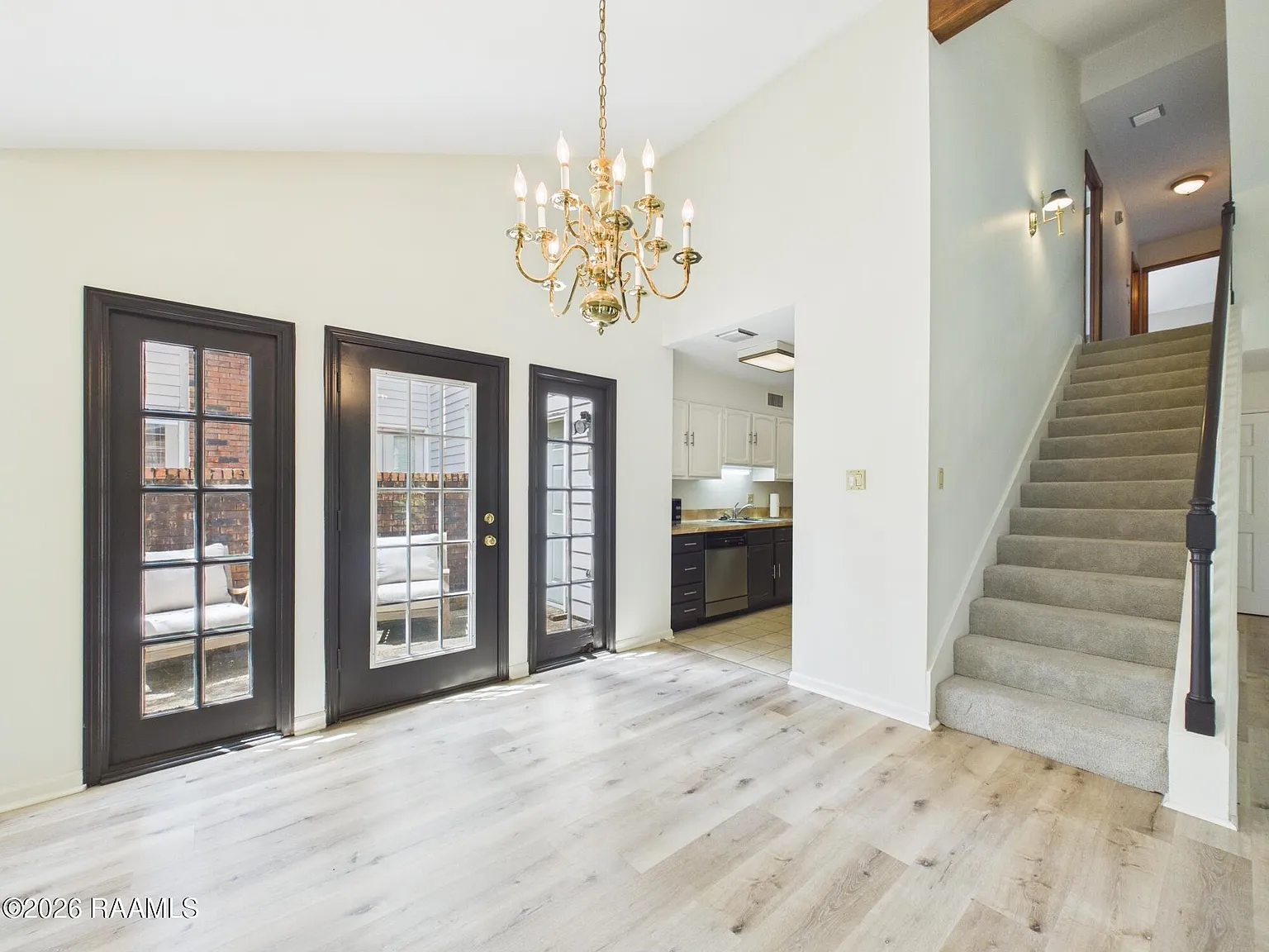 2 bed, 2.5 bath, 1825 sqft, $1,750 — Photo 3