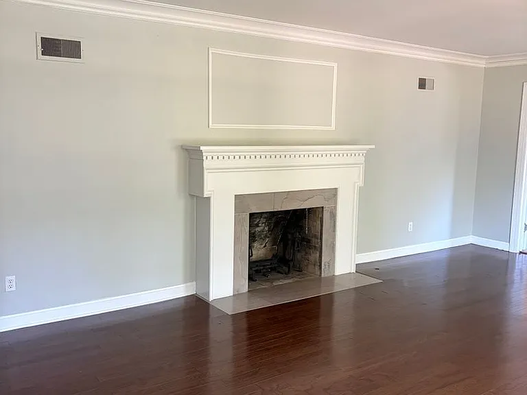 1300 N Waldron Rd — Photo 4