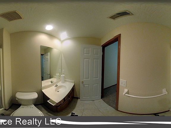 3rd image of 499 Radcliff Dr
