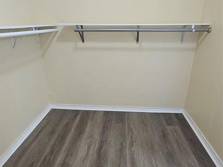22135 Greengate Dr — Photo 36