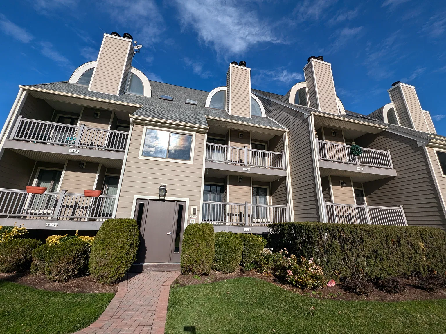 2 bed, 1116 sqft, $2,880 — Photo 1