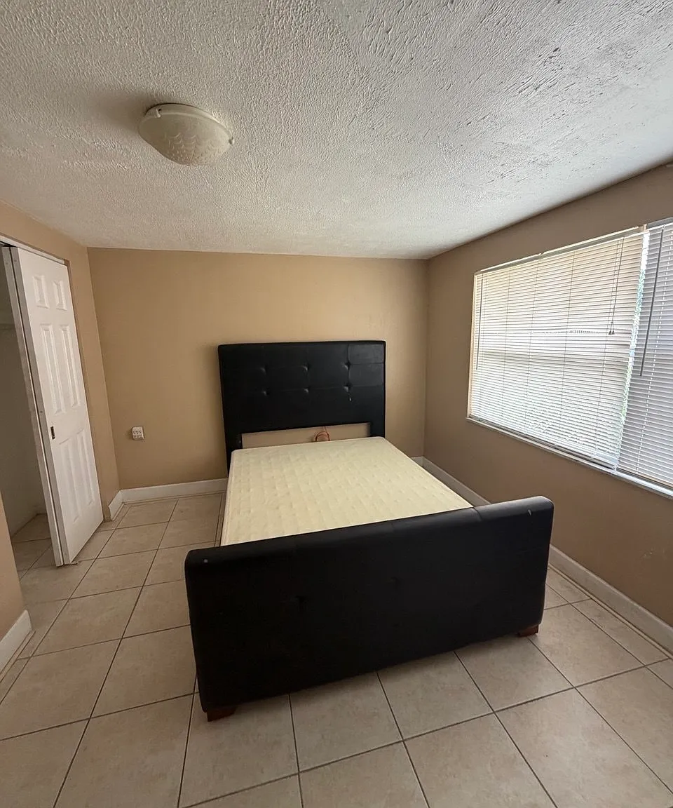 1 bed, 2405 sqft, $800 — Photo 2