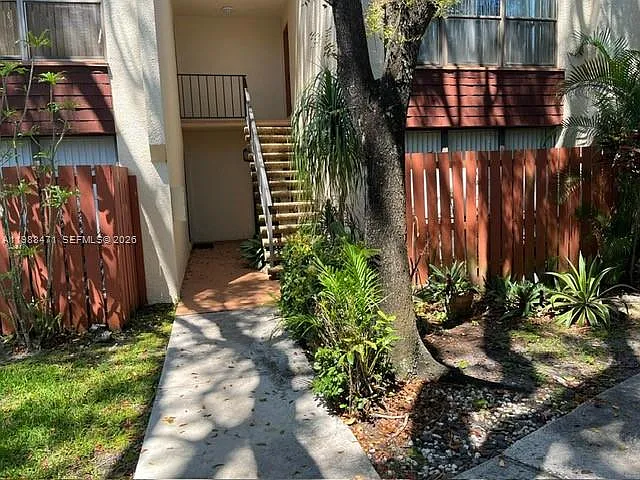 Raintree Forest Condo — Photo 1