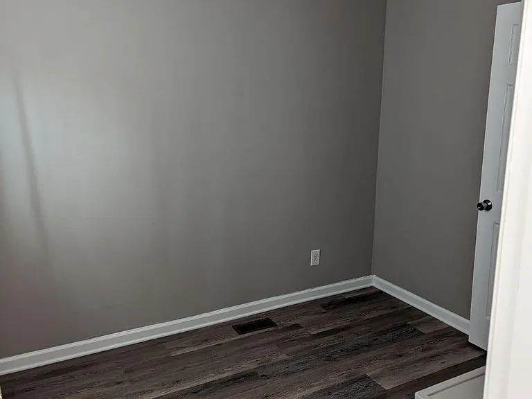 827 Glen Lily Rd #1 — Photo 7