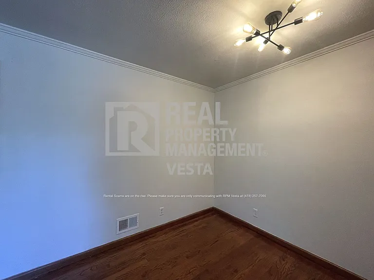 2670 Pierce Dr N — Photo 7