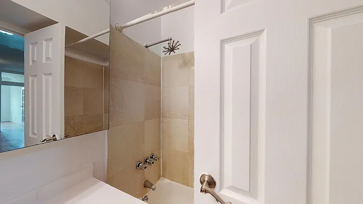 Rented by Bond New York | media 19