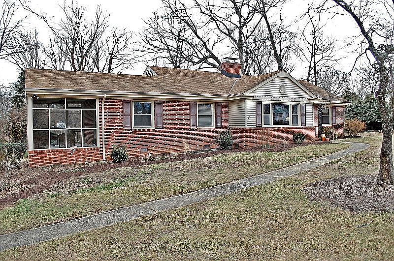 2nd image of 2519 Wyndham Dr