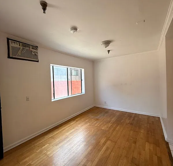 1816 N Gramercy Pl #104 — Photo 19