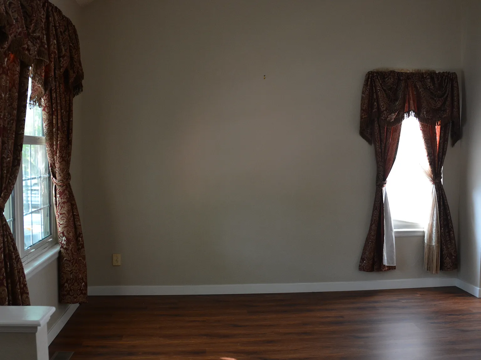 5 bed, 3.5 bath, 3200 sqft, $3,700 — Photo 3