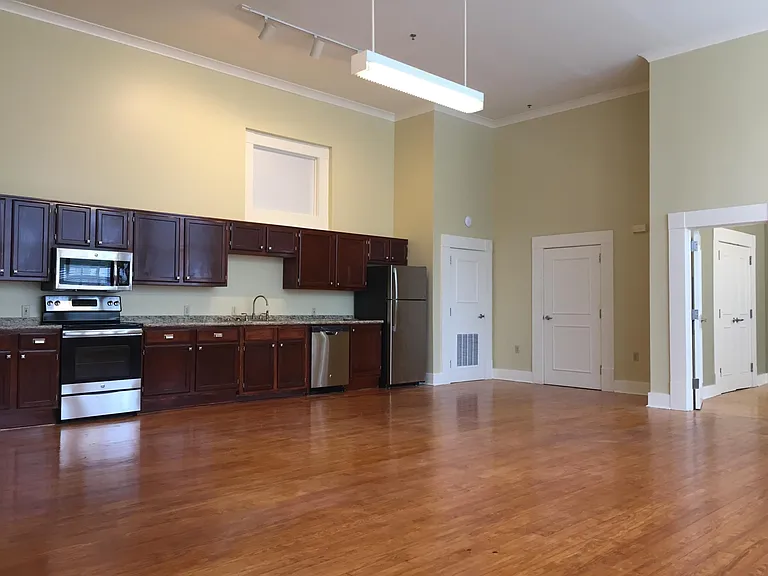 715 Sherman St #6 — Photo 3