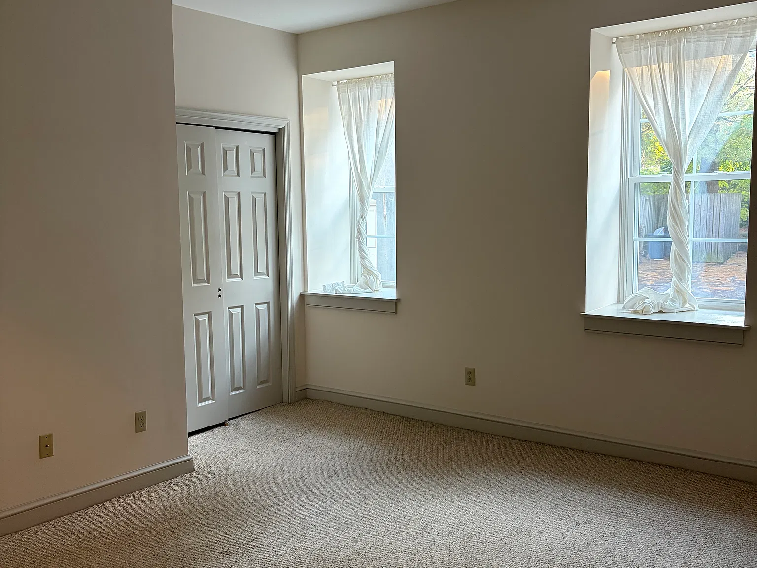 320 N Main St — Photo 4