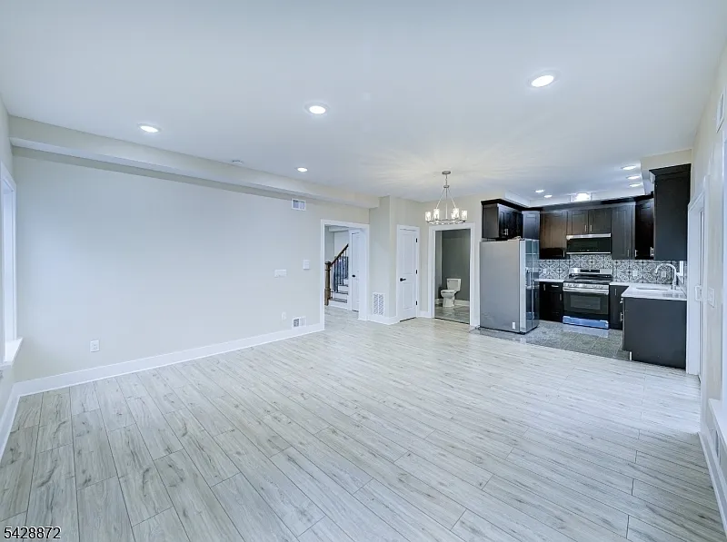 3 bed, 2.5 bath, $3,800 — Photo 4