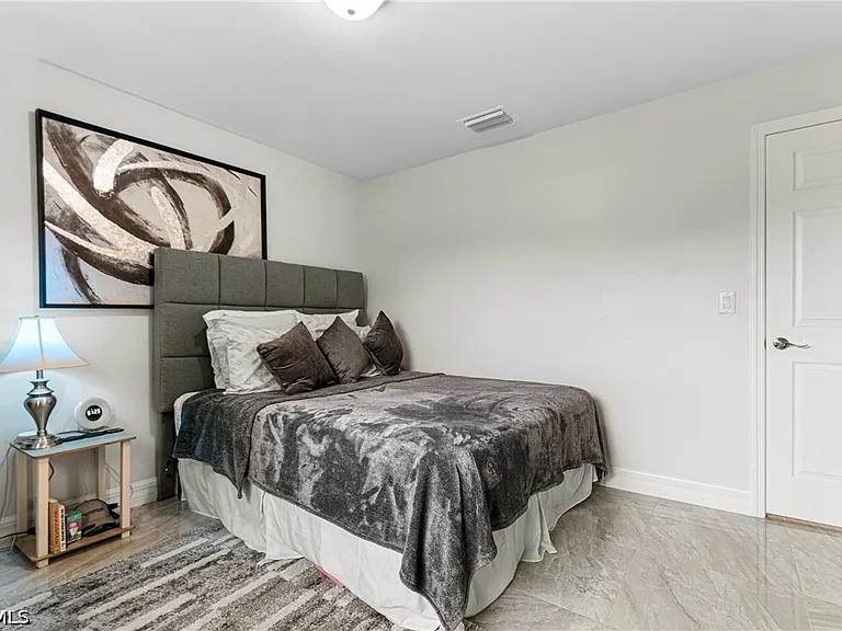 1137 Edgerton Ave — Photo 20