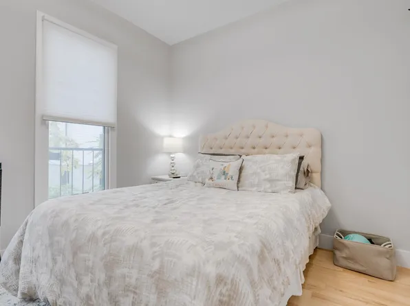 287 Webster Avenue image 14 of 21