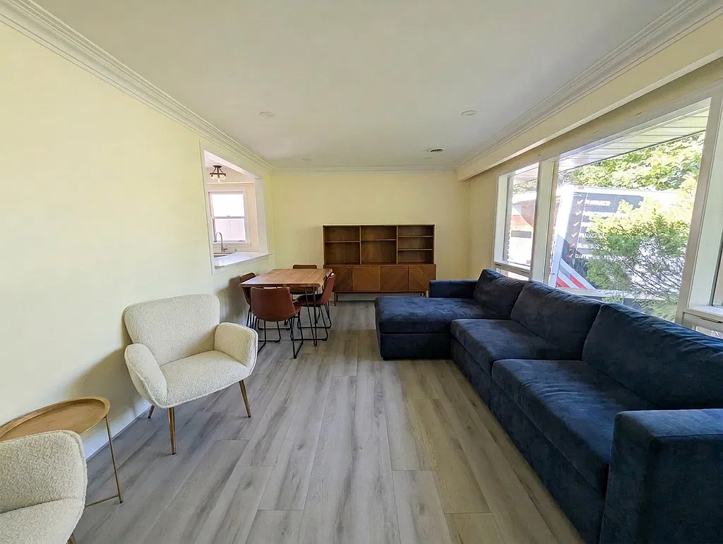 12 Macbeth Blvd - 1 — Photo 1