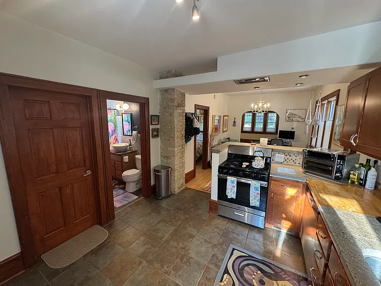 2447 N Bartlett Ave — Photo 13
