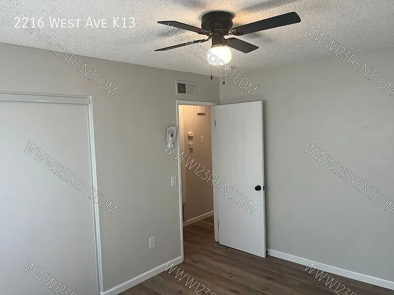 2216 W Avenue K13 — Photo 12